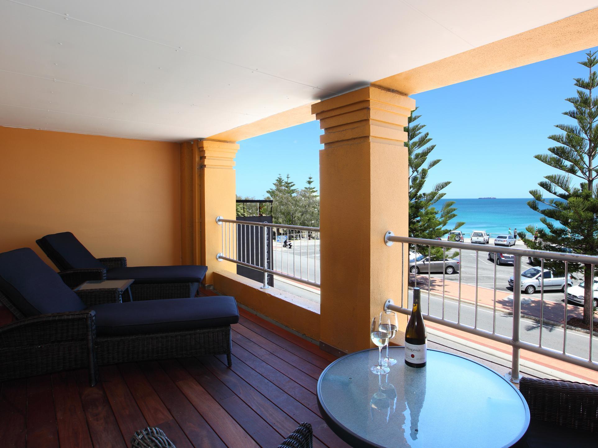 Cottesloe Beach Hotel Perth Exterior photo